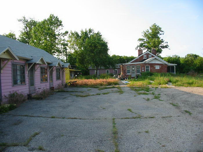 Pines Motel - 2002 Photo